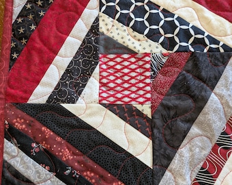 Scrappy Röd Grå & Svart Bordlöpare