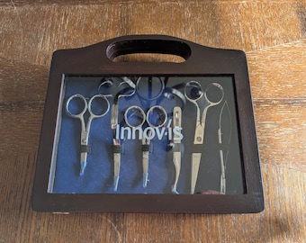 Brother Innov-is SASCISSKIT sax- och pincettkit med sju delar i trädisplay