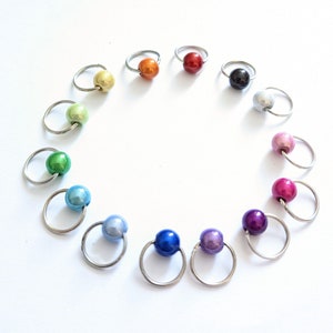14 stitch markers rainbow miracle beads silver coloured metal storage ring