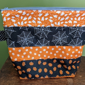 Halloween pumpkin print zip project bag for knitting or crochet small size