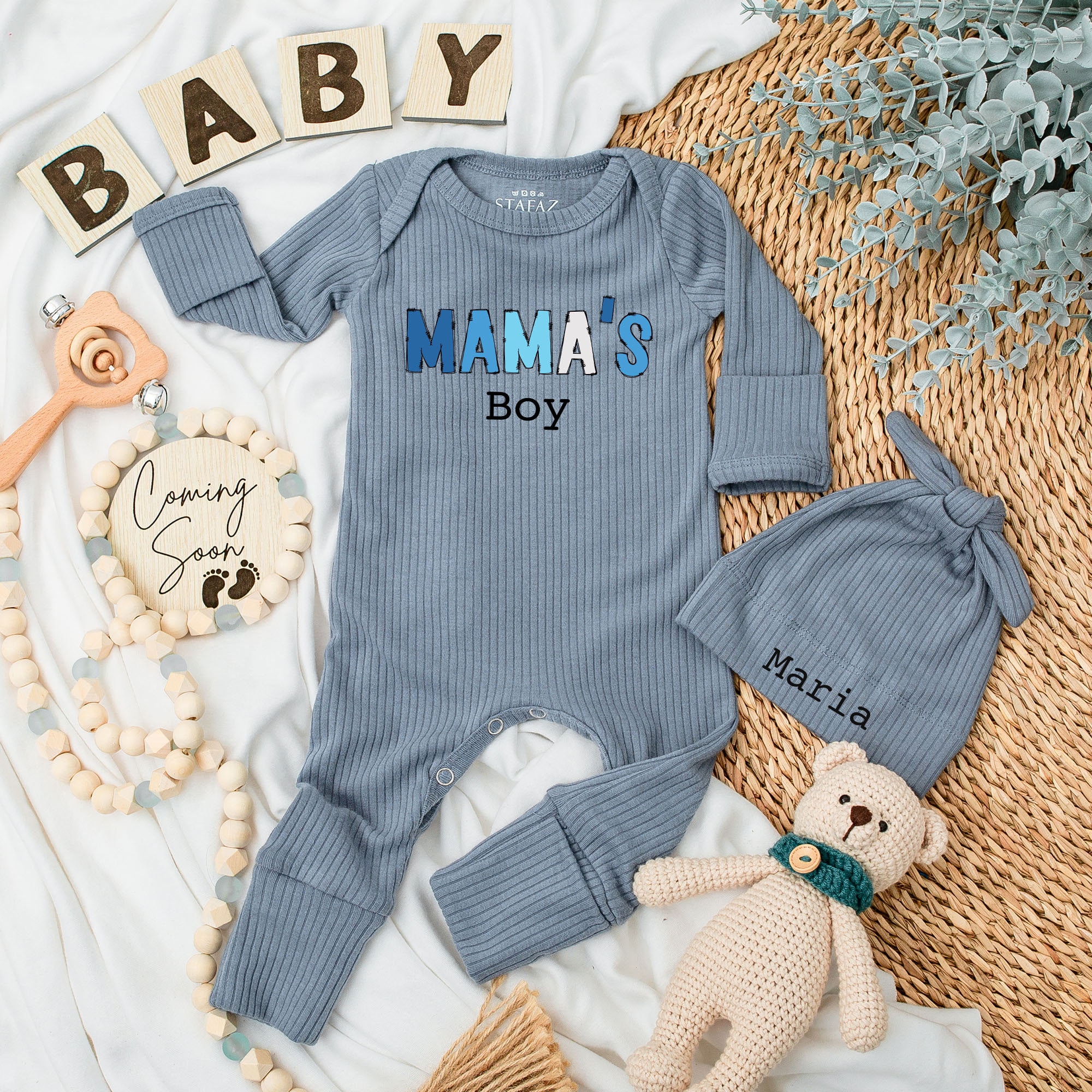 Mama's boy Baby bodysuit and hat set, Newborn set, Infant Baby Shower Gift, Coming Home , Long Sleeve Bodysuit, Baby Announcement Outfit