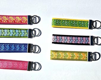 Mod Floral Key Fob Wristlet, Floral Keychain Wristlet, Handmade Fabric Key Fob, Flower Keychain, Colorful Wristlet, Teacher Gift