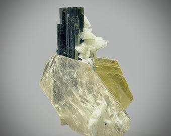 Tormalina verde con quarzo, cleavelandite e muscovite, Pakistan