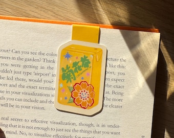 Hong Kong Chrysanthemum Tea Bookmark – Magnetic Bookmark, Cute Bookish Gift, Kawaii Stationery, Floral Asian Drink Illustration
