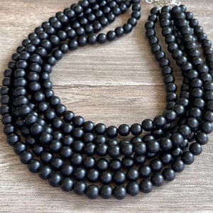 Matte Schwarz Acryl Statement Halskette, klobige Multi Strang Halskette - Alana