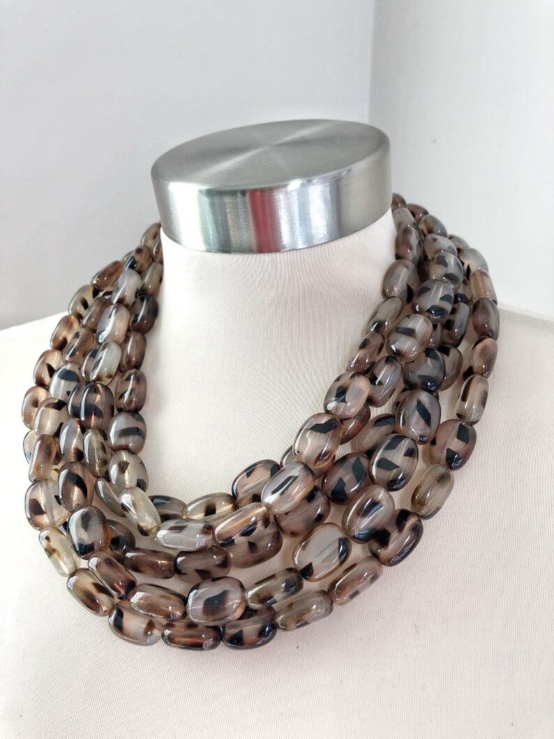 Shell statement necklace Clearance
