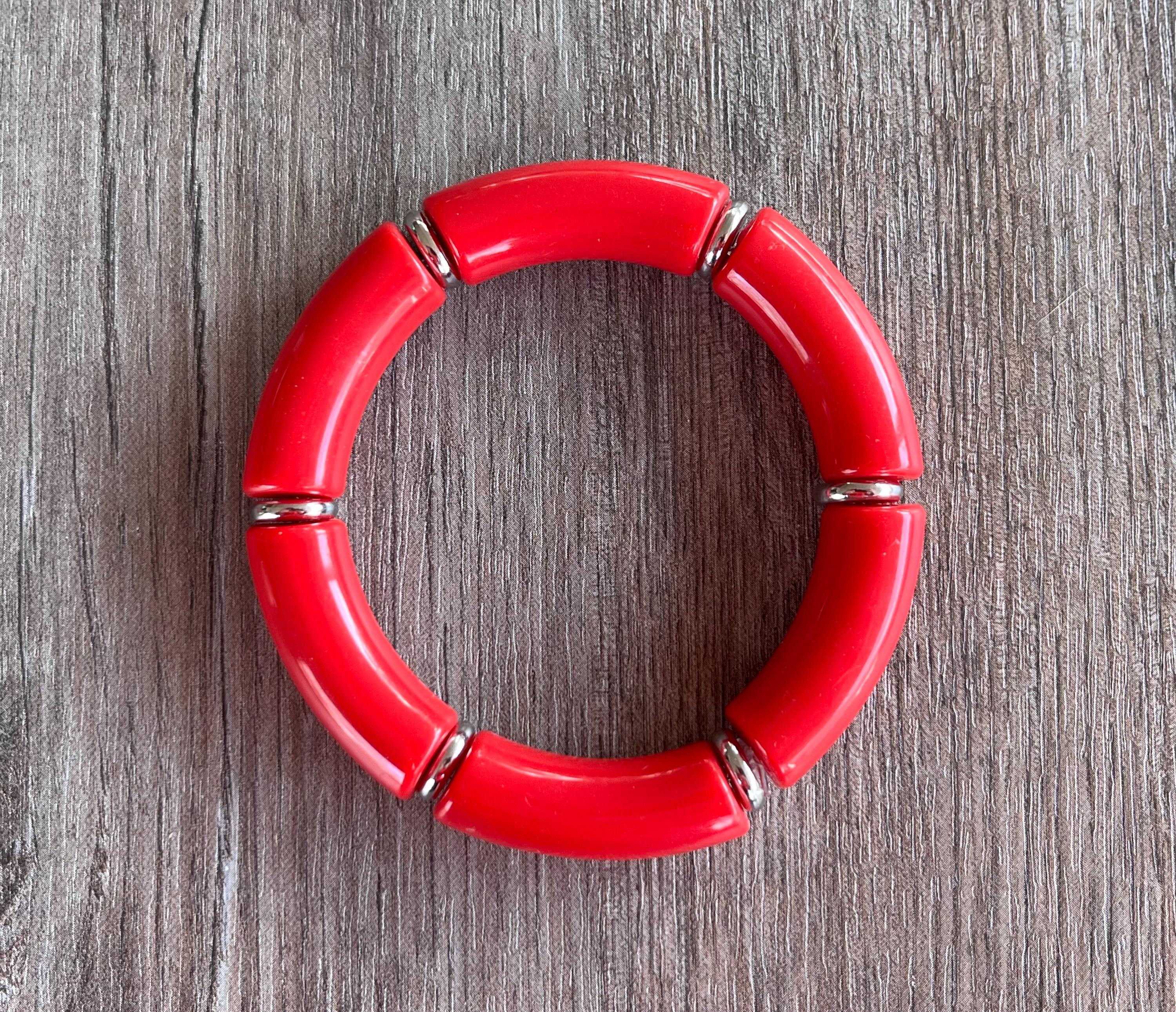 Braccialetto con perline e ciondolo a forma di fiocco di neve: regalo scintillante per la calza della Befana - Italia