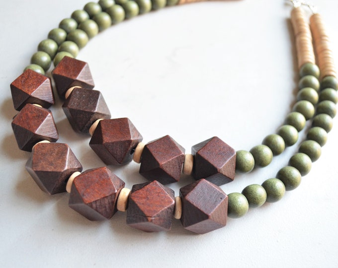 WOOD STATEMENT NECKLACE