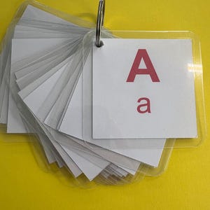 PEC-leerkaarten in zakformaat aan sleutelhanger - alfabet - hulpmiddel voor logopedie - peuters en kinderen. Communicatie via beelduitwisseling