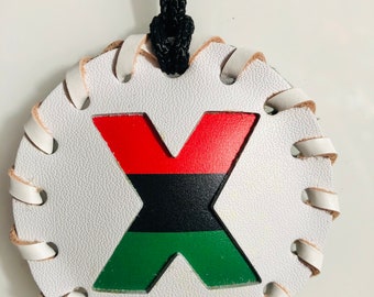 Collana con medaglione in pelle a X