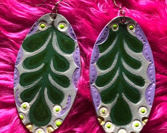 Grey Fernleaf Oval Leather Earrings