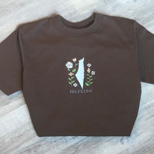 Camiseta Palestina, bordado Palestina, camiseta Palestina, camiseta Palestina con flores, apoyo a Palestina, regalo personalizado, bordado personalizado