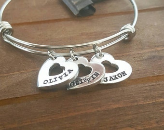 Mommy Kid Name Bangle Bracelet Heart Charms Personalized New Mommy Gift Bracelet Heart Charms Family Charms