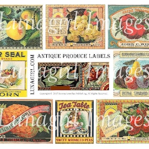 Op de afbeelding: Een verzameling antieke etiketten voor landbouwproducten met illustraties van fruit en groenten. De etiketten tonen abrikozen, druiven, tomaten, maïs, peren, ananas en erwten. De etiketten hebben vintage ontwerpen met tekst zoals "California Apricots" en "Fresh Sliced Pineapple".