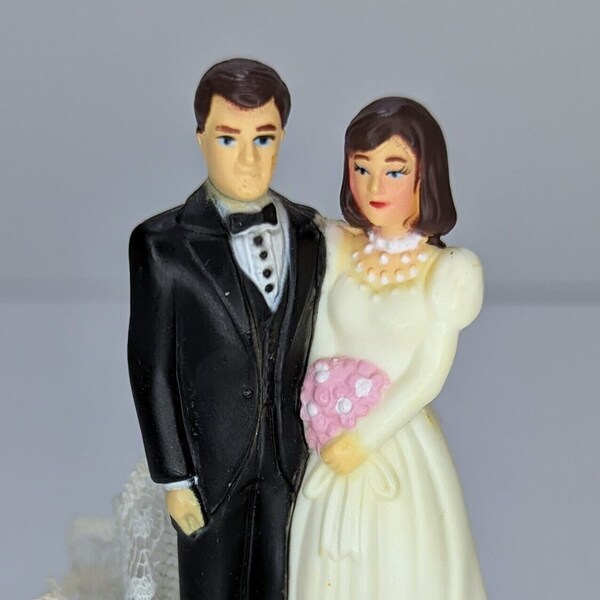 Vintage Bride and Groom Wedding Cake Topper with Lace RETRO 50's 1950