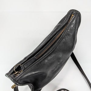 70's 80's Vintage Black Grey Coach Large Swinger Bag Leather Shoulder Bag USA image 4