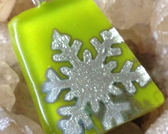 Silvery snowflake in fused glass pendant necklace