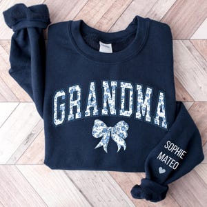 Custom Grandma Sweatshirt Grandma Floral Sweatshirt Toile De Jouy Chinoiserie Personalized Grandma Crewneck Pullover Floral Mimi Sweatshirt.