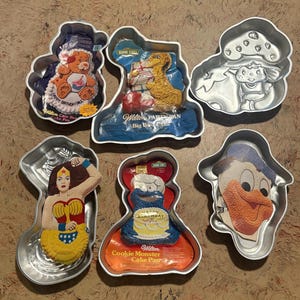 Wilton Vintage Cake Pans