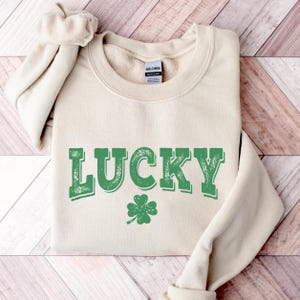 Lucky Shamrock Shirt, St Patrick’s Day Graphic Tee, Irish Clover T-Shirt, Lucky Vintage Distressed St Patty’s Party Outfit Top