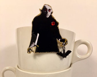 Nosferatu Pin Dracula Vampire fangs Halloween Pop Culture kitsch