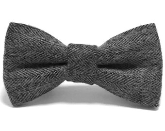 Boys Herringbone Tweed Wedding Dickie Bow Tie /& Handkerchief Set in Burgundy