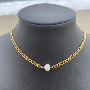 Isla Choker – Coastal Pearl Necklace in Gold