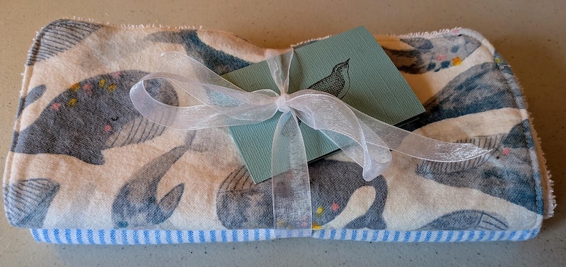 Cotton Flannel and Terry Cloth Burp Cloths- Set of 2 imagem 9