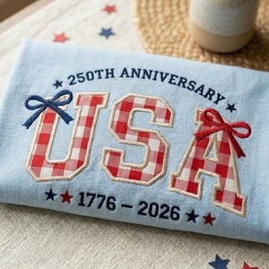 Broderad skjorta med applikation för 250-årsjubileum, gingham-tröja från USA, patriotisk topp 1776–2026, gåva till 250-årsjubileet