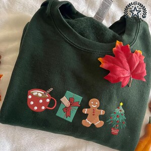 Geborduurd kerstshirt met peperkoek, kerst geborduurd, kerstbomen geborduurd sweatshirt, kerstcadeau