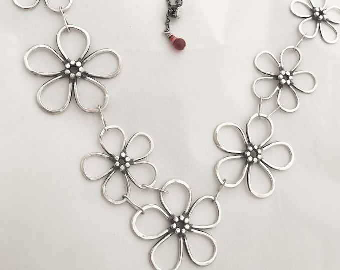 Adina Flower Necklace, Daisy Chain Necklace, Handmade Jewery, Gift for Her, Handmade jewelry, Boho Style Necklace, Jewelry for Women