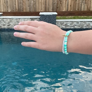 Bracelet estival de perles d'argile Beachy