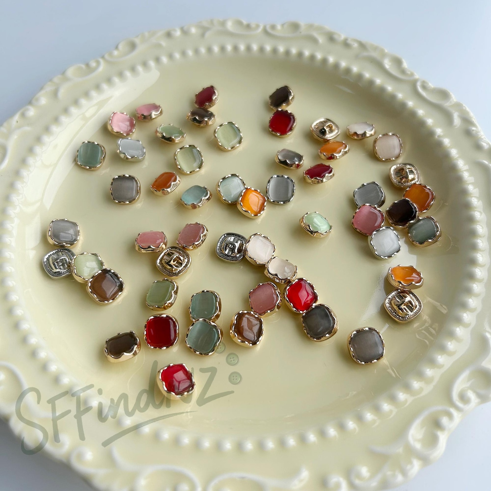 Colorful Metal Eyelet Buttons: Gold Frame, Knitted Clothing (set of 6/ ...