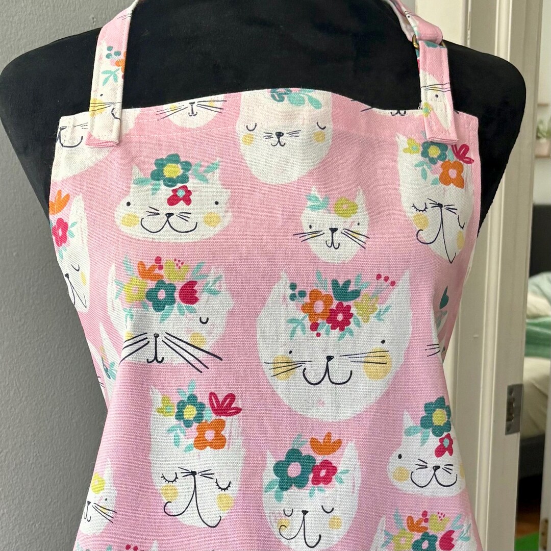 Graceful Feline Quilted Apron GFTOYC1760