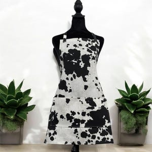 Cow Apron with Cow Print Decor with Cow Print Gift for Cow Lover Gardener Apron Gift for Baker Apron with Pockets Housewarming Cow Print