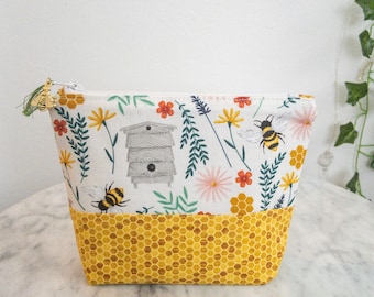 Bee Zipper Bag with Bee Lover Gift for Bee Lover Bee Make up Pouch with Bees and Honeycombs