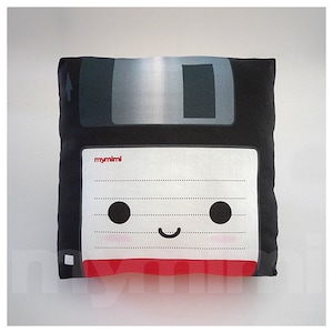 Dekokissen, Floppy Disk, Nerdy, Geek Kissen, 80er Jahre, Retro, Techie, Baumwollkissen, Wurfkissen, Raumdekor, Büro dekor, 7 x 7"