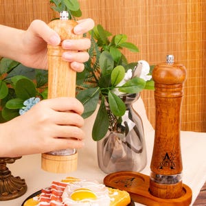 Personalised Wooden Salt & Pepper Grinder,Manual Spice Crusher,  Custom Engraved Salt or Pepper Mill,Kitchen Utensils, Pepper Shaker Set