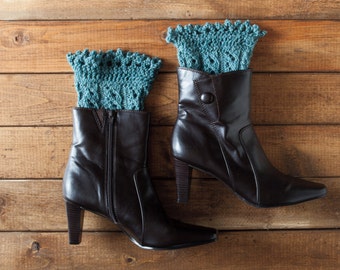 Pikabu Knit Boot Toppers - Pattern PDF -- Quick knit gift!