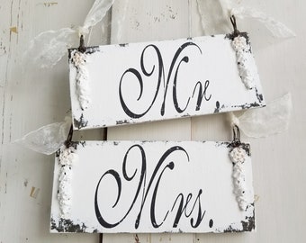 Mr and Mrs Signs | Shabby Chic Wedding Signs | Wedding Chair Signs | Bride and Groom Signs | Vintage Wedding Decor | Elegant Wedding Decor