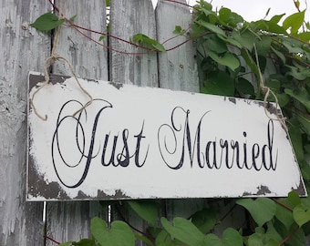 Just Married Sign | Rustic  Wedding Sign | Wedding Photo Props | Ring Bearer Sign | Rustic Wedding Decor | Getaway Car Decoration | Handmade