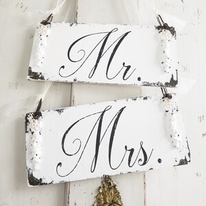 Mr and Mrs Signs | Shabby Chic Wedding Signs | Wedding Chair Signs | Bride and Groom Signs | Vintage Wedding Decor | Elegant Wedding Decor