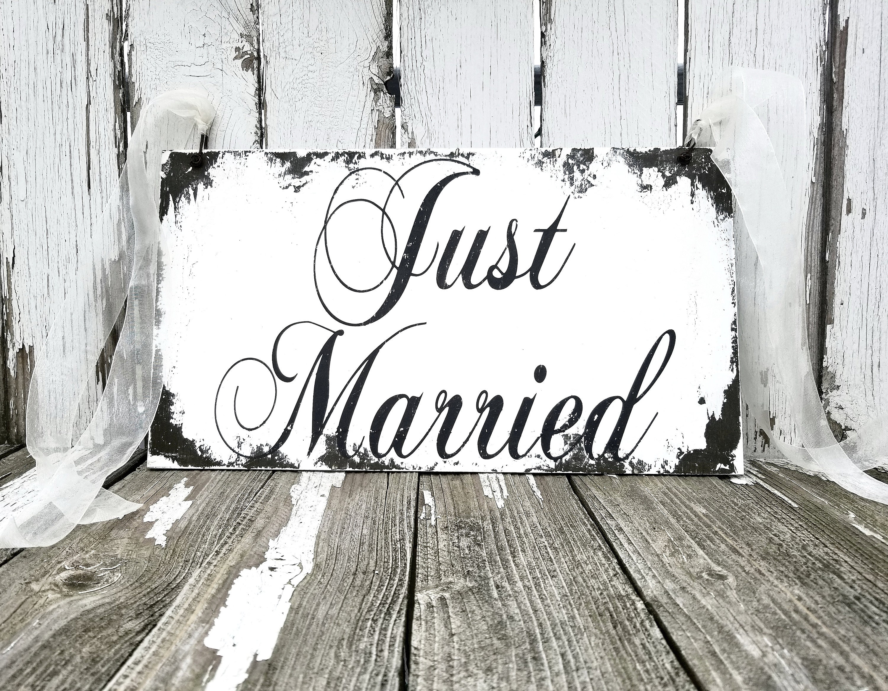 Just Married Sign | Vintage Wedding Sign | Wedding Car Sign | Getaway Car Sign | Ring Bearer Sign | Flower Girl Sign | Getaway Car Decor