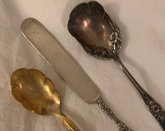 3 Vintage Silver Plate Pieces:  1 serving knife, 2 sugar / jam spoons, silver gold mismatched, Wm Rogers, International Silverplate IS, 1899