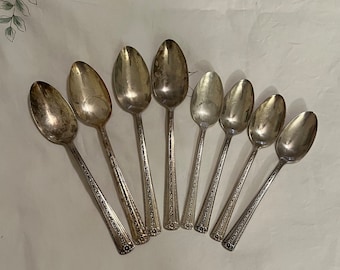 Vintage Wm Rogers IS Spoons, Silverware, Silver Plate Replacement flatware, 8 total, floral motif on handles