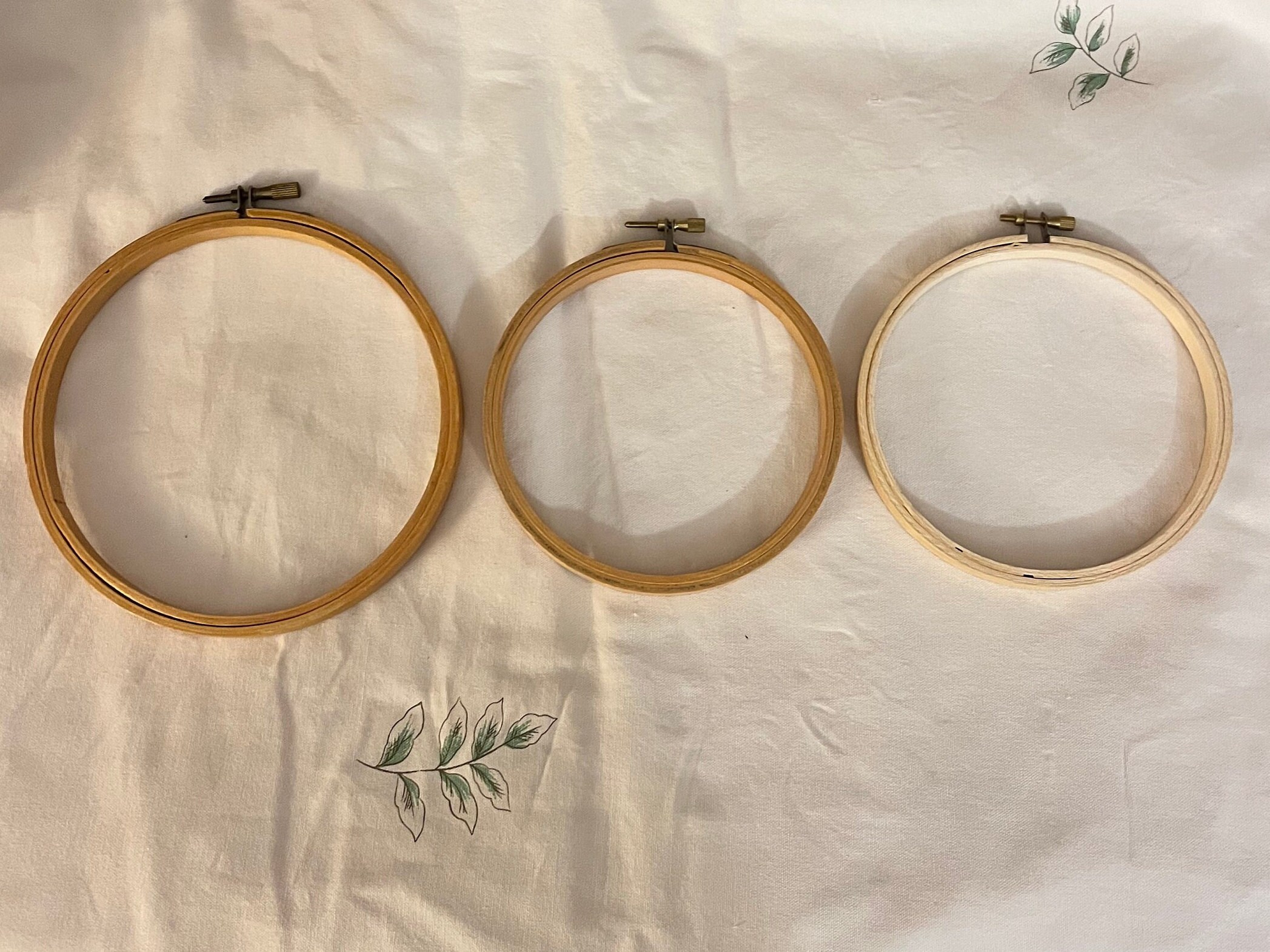Vtg Wooden Quilting Hoop In Original Box & Partial Stand w Old XL