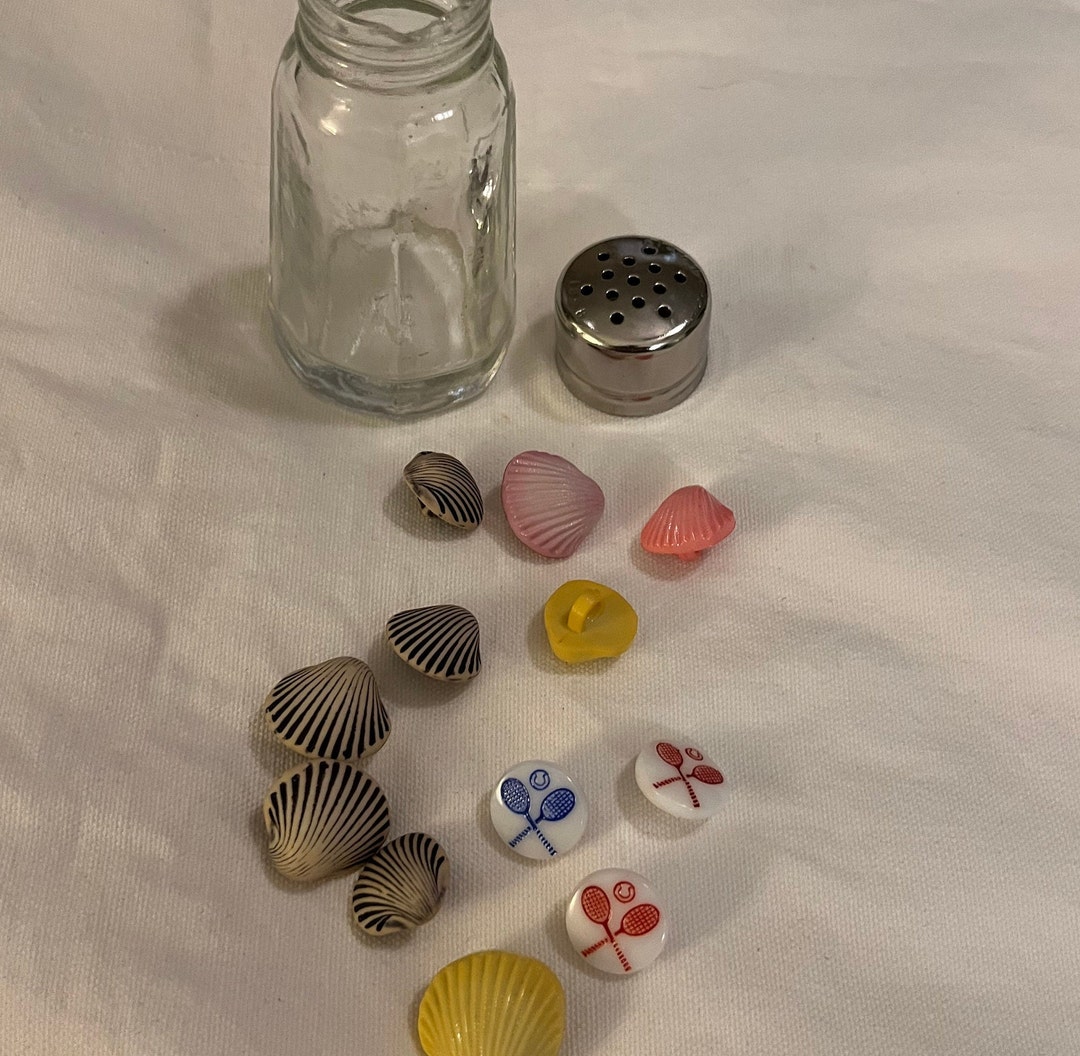 Novelty Buttons in Vintage Shaker Jar 12 Shank Buttons, Shells and ...