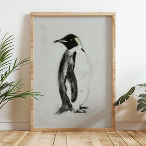 Impresión de dibujo de carbón de pingüino emperador, caprichoso arte de pared de ilustración de lápiz de aves marinas de invierno, lindo cartel de decoración del hogar de bocetos de animales árticos