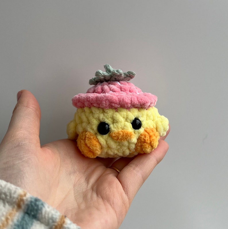 Canard avec chapeau Peluche au crochet Amigurumi Strawberry