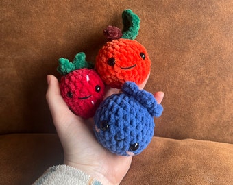 Peluche Amigurumi all'uncinetto con frutta